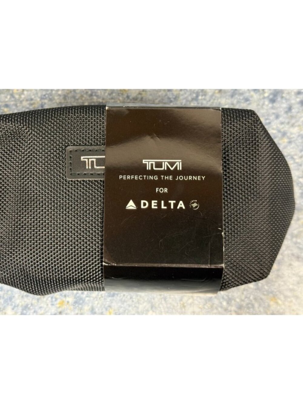 TUMI  DELTA Amenity Travel Case Black Color Case With All Accessories  Included